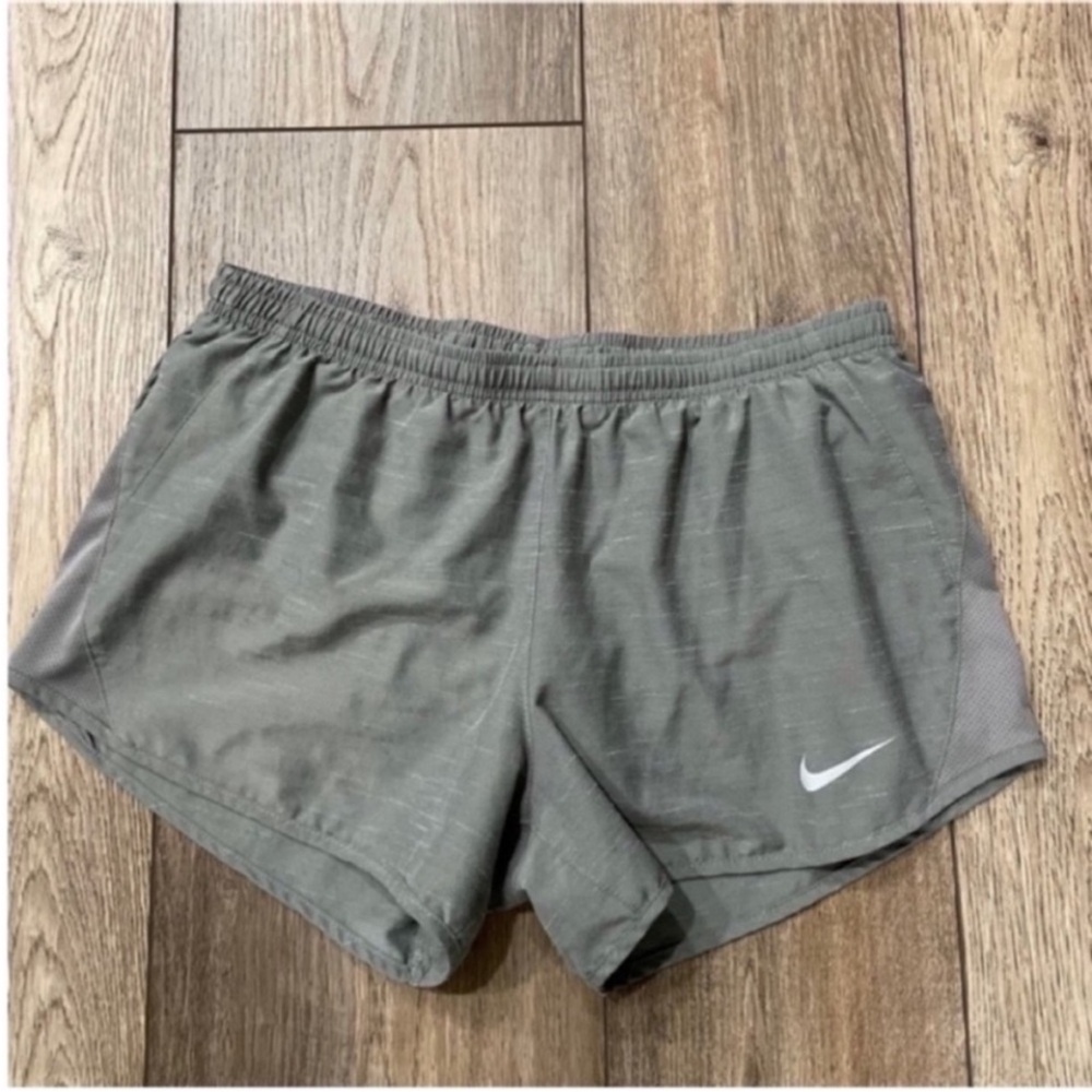 Nike Women's Athletic Light Grey Running Shorts M